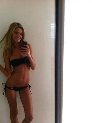 Sylvia (18), Pennsylvania | Casual Encounters and Chat