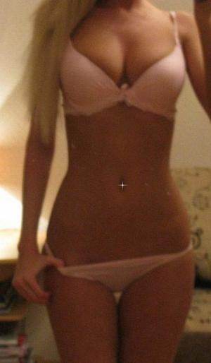Julie (29), New York adult dating profile image