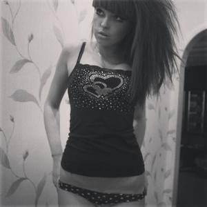 Chat with Jessie (24) in California | Casual Dating Profile