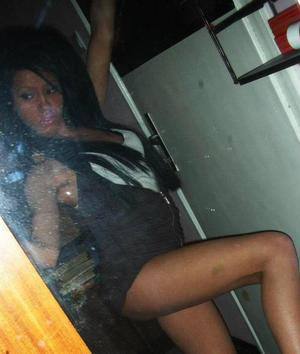Alexis, 20 in Ohio | Younger Adult Woman, Older Men