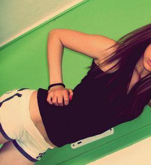 Meet Jenna (25) | Texas Adult Dating Profile