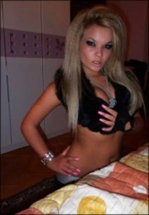 Flor, age 24, local profile image in Aurora, IL