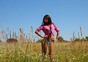 Chat with Julie (27) | Alberta Casual Partners