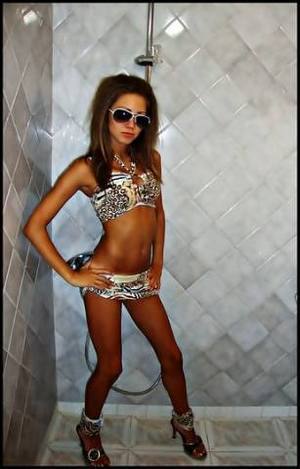 Carmen (28) in Texas | Friends with Benefits