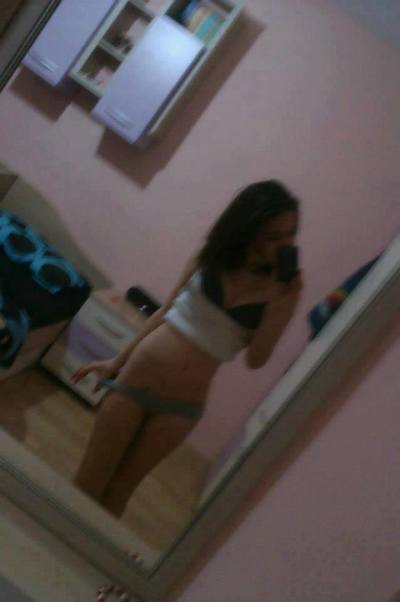 Meet Elisa (29) from California | FWB Casual Partner