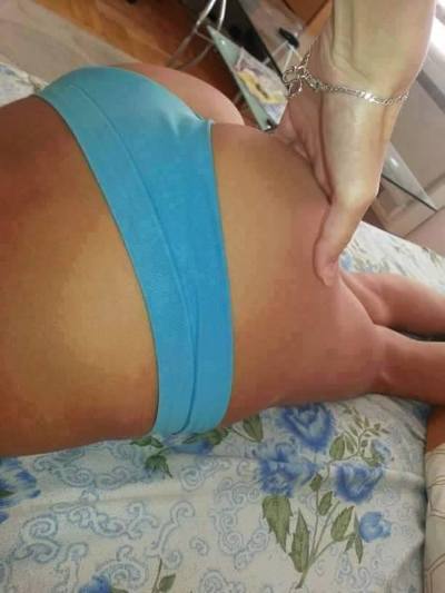 Meet Emely (27) from Florida | FWB Casual Partner