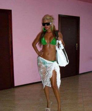 Lucia (29) in Alberta | Friends with Benefits