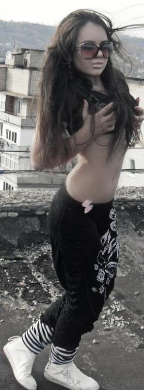 Kourtney from Massachusetts is looking for adult webcam chat