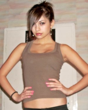 Looking for girls down to fuck? Kaylynn from California is your girl