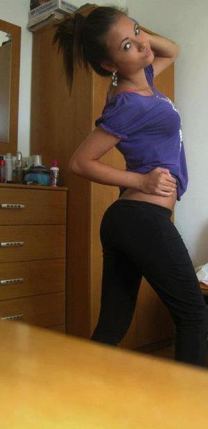 Fiona from Oregon is looking for adult webcam chat
