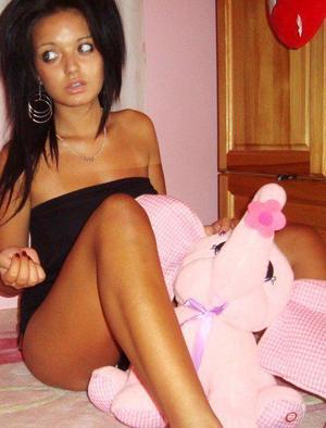 Ella from La Jara, New Mexico is looking for adult webcam chat