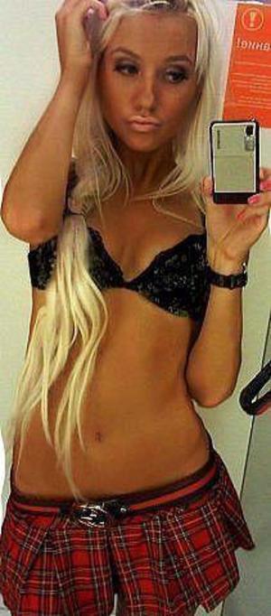 Eliana from Daleville, Indiana is looking for adult webcam chat