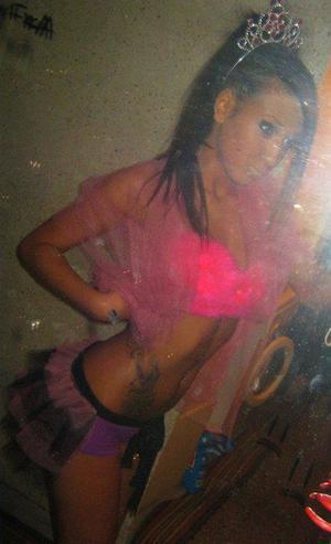 Yessenia from Kalona, Iowa is interested in nsa sex with a nice, young man