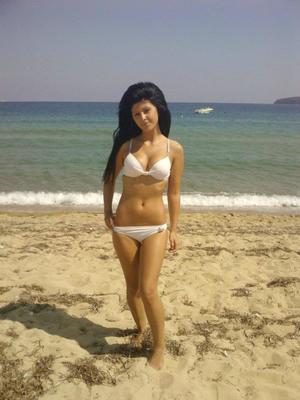 Escorts like Kelly are down to fuck you now!