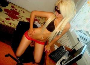 Dorthey from Loup City, Nebraska is looking for adult webcam chat