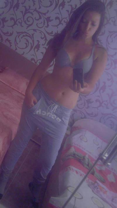 Gabrielle from Massachusetts is interested in nsa sex with a nice, young man