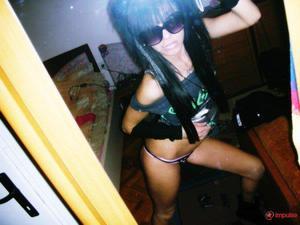 Desiree from District Of Columbia is looking for adult webcam chat