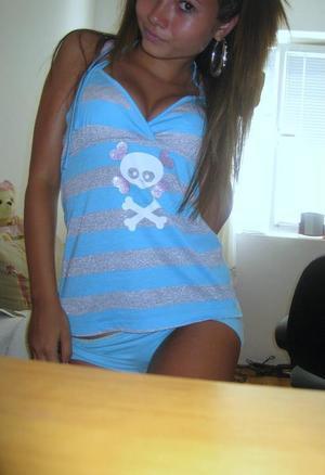 Escorts like Alexia are down to fuck you now!