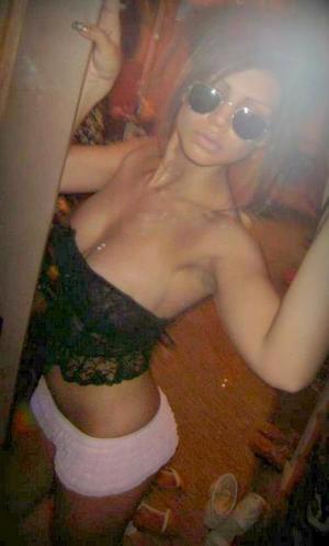 Shayna is a cheater looking for a guy like you!