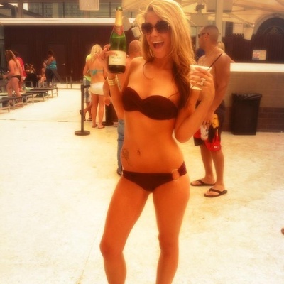 Iesha from Illinois is interested in nsa sex with a nice, young man