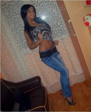 Kylee is a cheater looking for a guy like you!