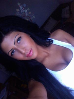 Alycia from Tennessee is looking for adult webcam chat