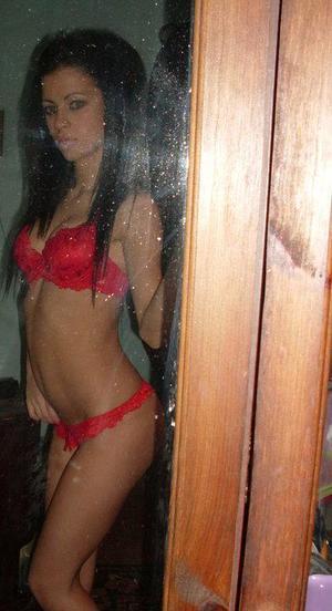 Tama from Sanford, Florida is looking for adult webcam chat