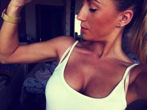 Izabella from Minnesota is looking for adult webcam chat