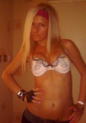Jacklyn from Edgeley, North Dakota is looking for adult webcam chat