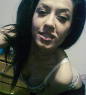 Alyse from Glendale Heights, Illinois is interested in nsa sex with a nice, young man