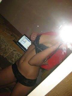 Jaqueline from Manitoba is looking for adult webcam chat
