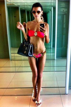 Charlesetta from  is looking for adult webcam chat