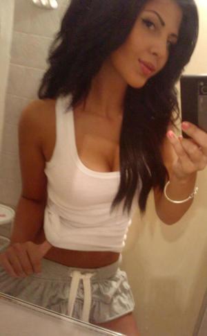 Delilah from Alberta is interested in nsa sex with a nice, young man