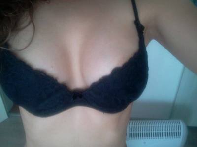 Helene from Monroe North, Washington is looking for adult webcam chat