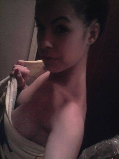 Drema from Laconia, New Hampshire is looking for adult webcam chat
