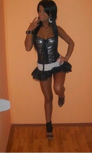 Finding a fuck buddy like Dominique from California has never been easier