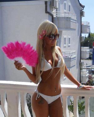 Madaline from Nevada is looking for adult webcam chat