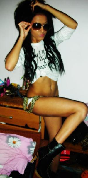 Meet local singles like Kaylyn from Alberta who want to fuck tonight