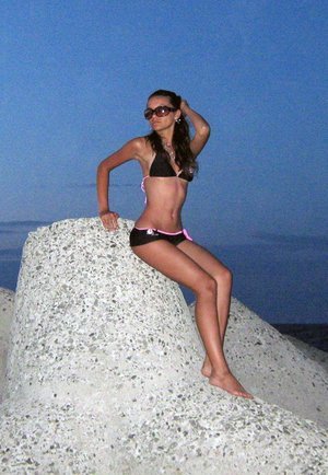 Escorts like Marianne are down to fuck you now!