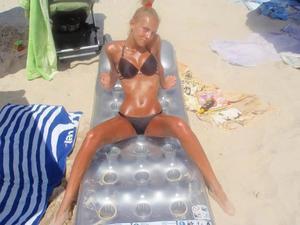 Looking for local cheaters? Take Kendall from California home with you