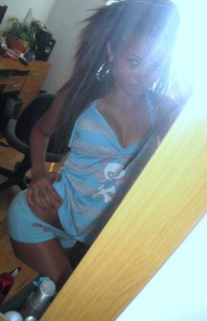 Meet local singles like Eva from California who want to fuck tonight