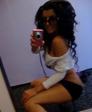 Dominique from Minnesota is interested in nsa sex with a nice, young man