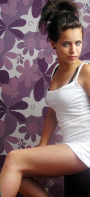 Roselee from Marble Canyon, Arizona is looking for adult webcam chat