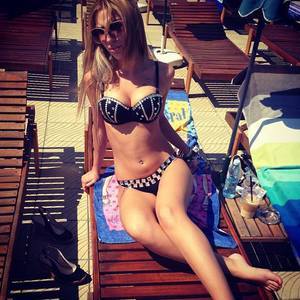 Shreya is a cheater looking for a guy like you!