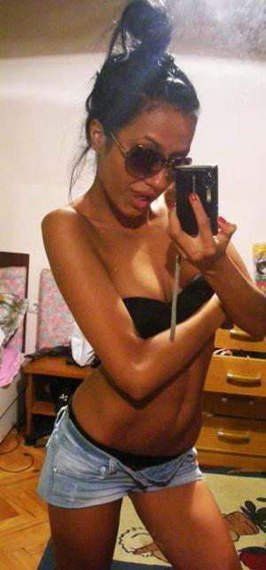 Ashlie from Wisconsin is looking for adult webcam chat