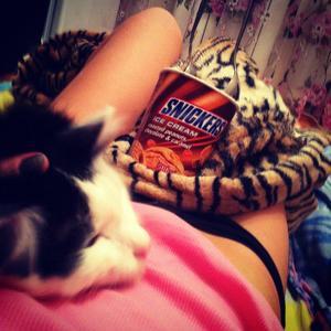 Kenia is a cheater looking for a guy like you!